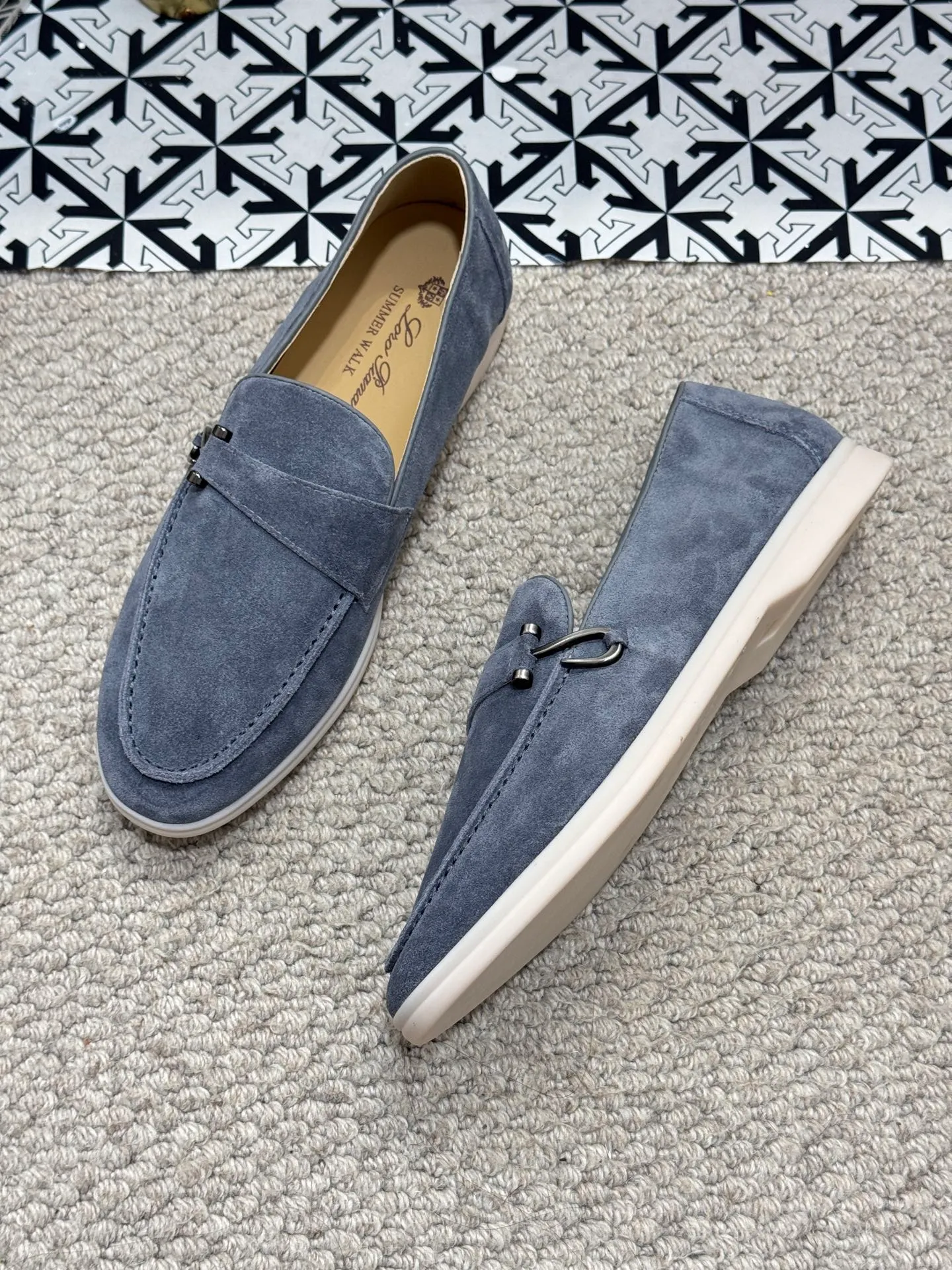 Men's men's shoes 💰380 [New model] 🍓🍓Loro Piana - LP couple model. The new moccasins are made of water-repellent treated suede uppers with rubber soles, a classic. The complex craftsmanship and meticulous structure make the shoes light and soft, allowing you to walk comfortably and freely. Perfect for wearing at the beach or out in the water during the summer. Size: 35-44 (45 customized